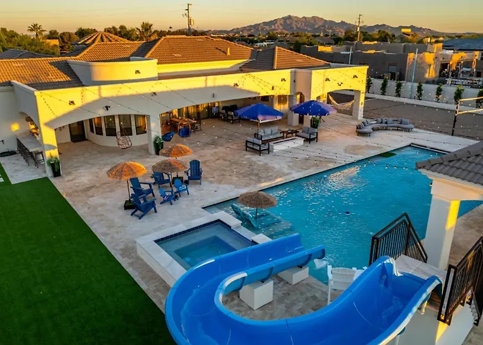 The Grand Oasis - Resort-style Retreat W Sauna Cold Plunge Mini Golf Volleyball Holiday home *