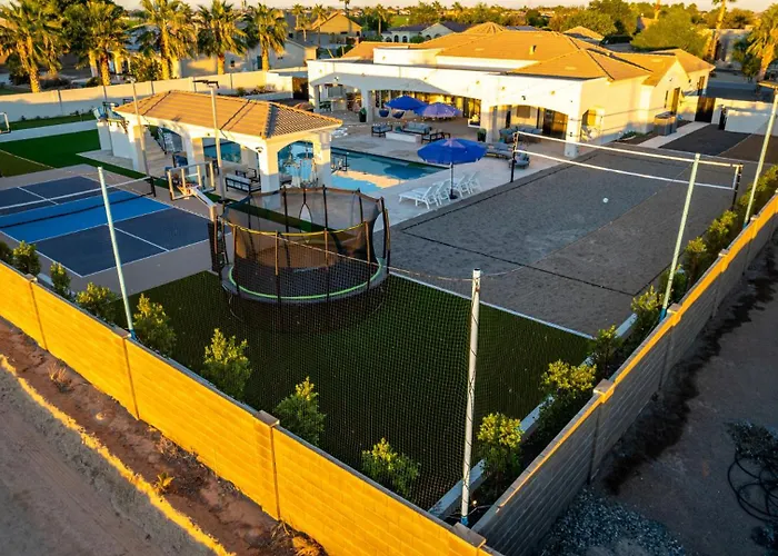 The Grand Oasis - Resort-style Retreat W Sauna Cold Plunge Mini Golf Volleyball Goodyear