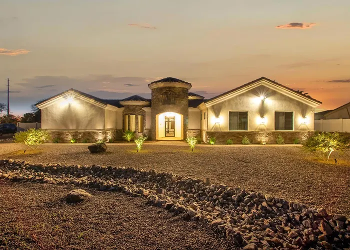 The Grand Oasis - Resort-style Retreat W Sauna Cold Plunge Mini Golf Volleyball * Goodyear