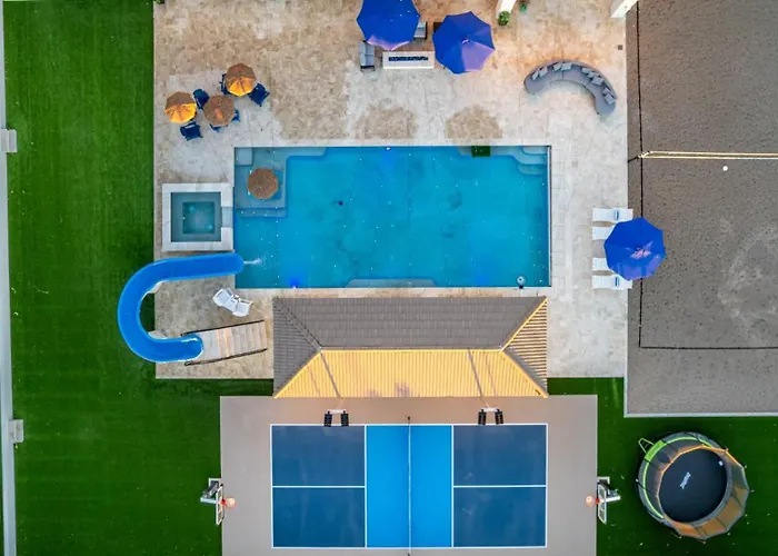 The Grand Oasis - Resort-style Retreat W Sauna Cold Plunge Mini Golf Volleyball * Goodyear