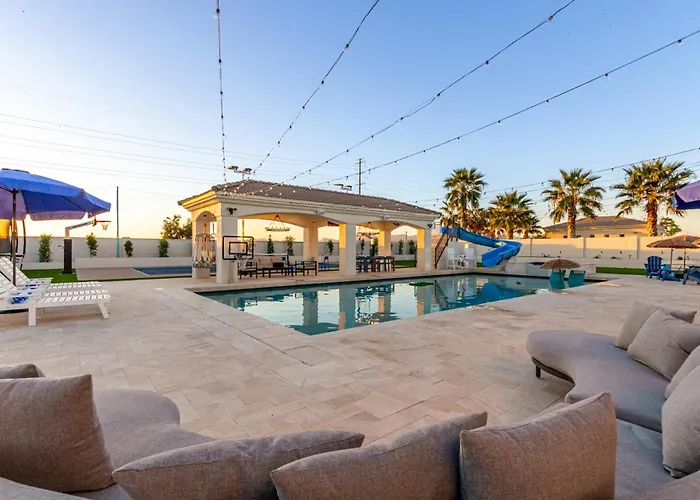 The Grand Oasis - Resort-style Retreat W Sauna Cold Plunge Mini Golf Volleyball Goodyear