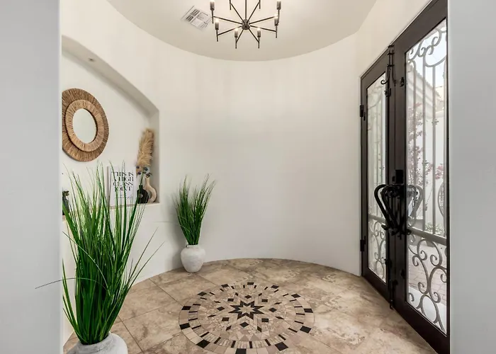 The Grand Oasis - Resort-style Retreat W Sauna Cold Plunge Mini Golf Volleyball Holiday home *