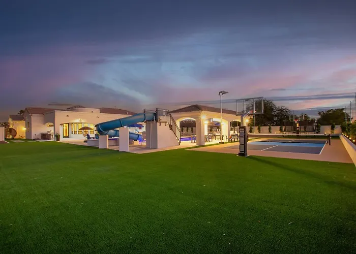 The Grand Oasis - Resort-style Retreat W Sauna Cold Plunge Mini Golf Volleyball Holiday home Goodyear